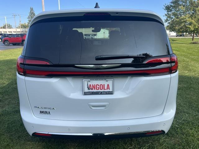 new 2025 Chrysler Pacifica car, priced at $47,320