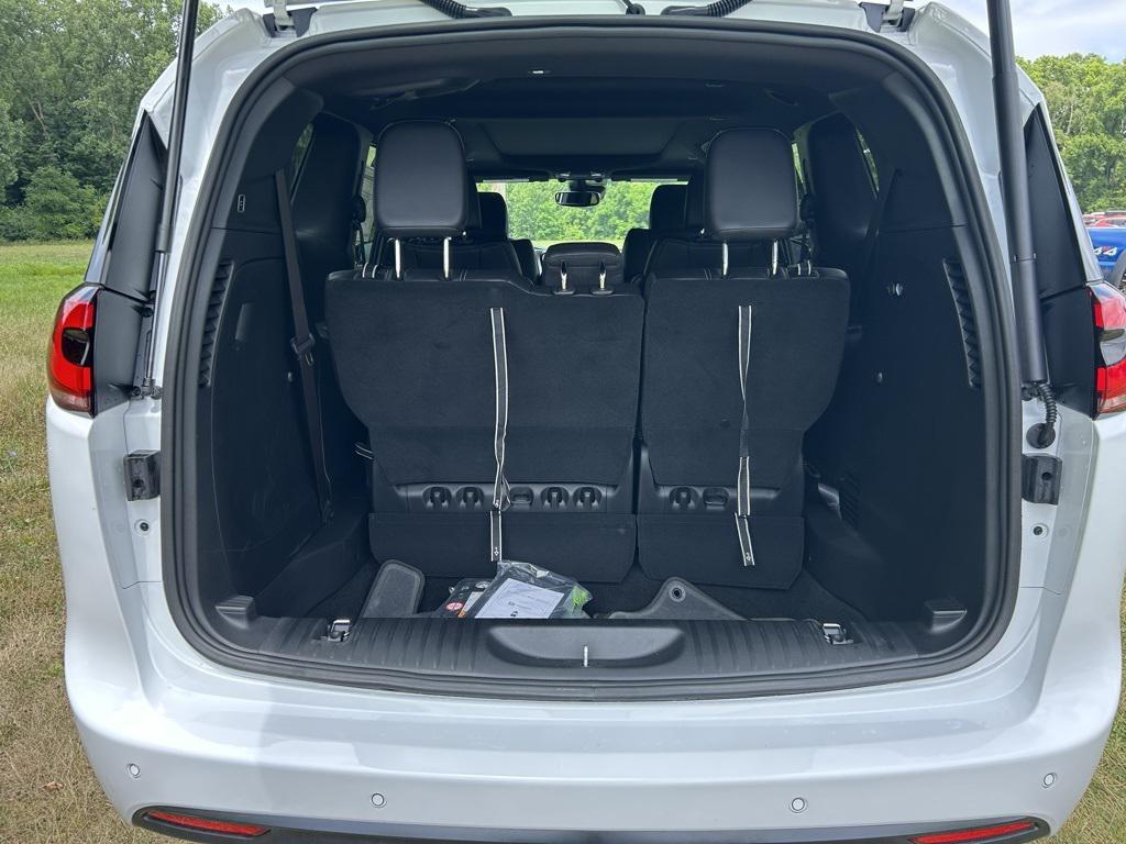 new 2025 Chrysler Pacifica car, priced at $48,265