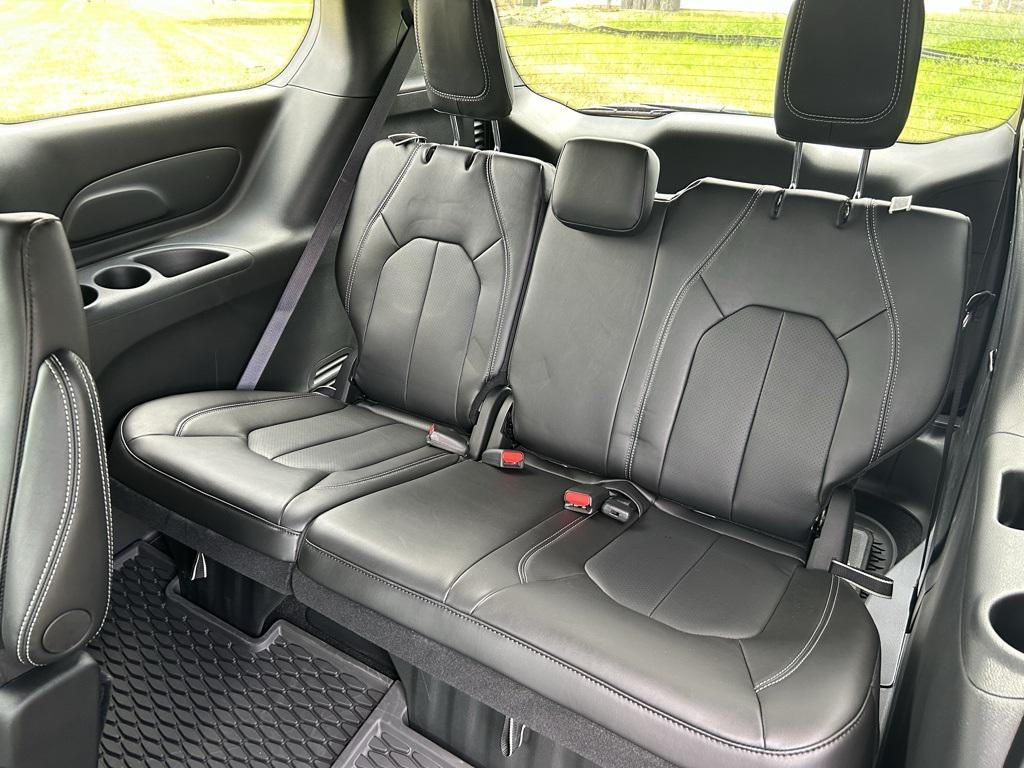 new 2025 Chrysler Pacifica car, priced at $48,265