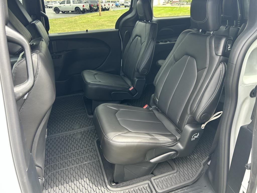 new 2025 Chrysler Pacifica car, priced at $48,265