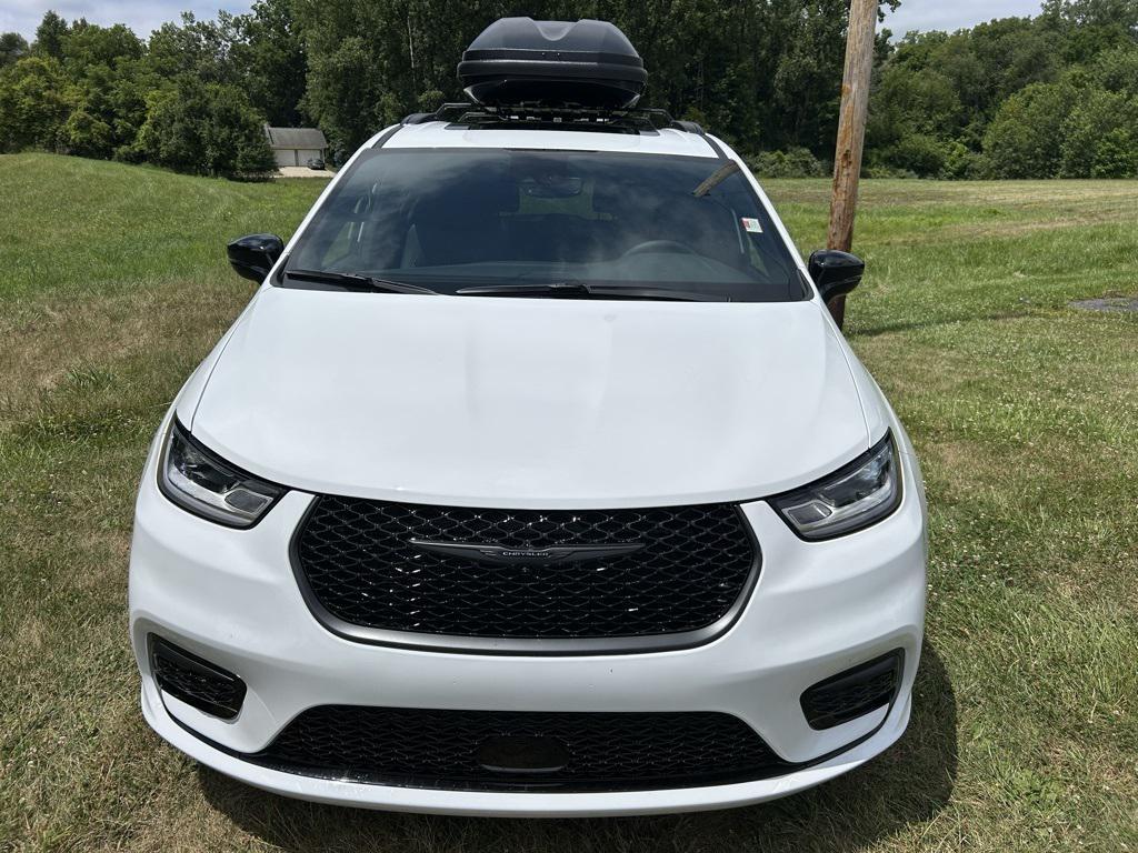 new 2025 Chrysler Pacifica car, priced at $48,265