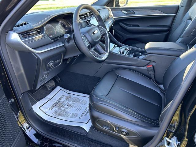 new 2025 Jeep Grand Cherokee car, priced at $54,635