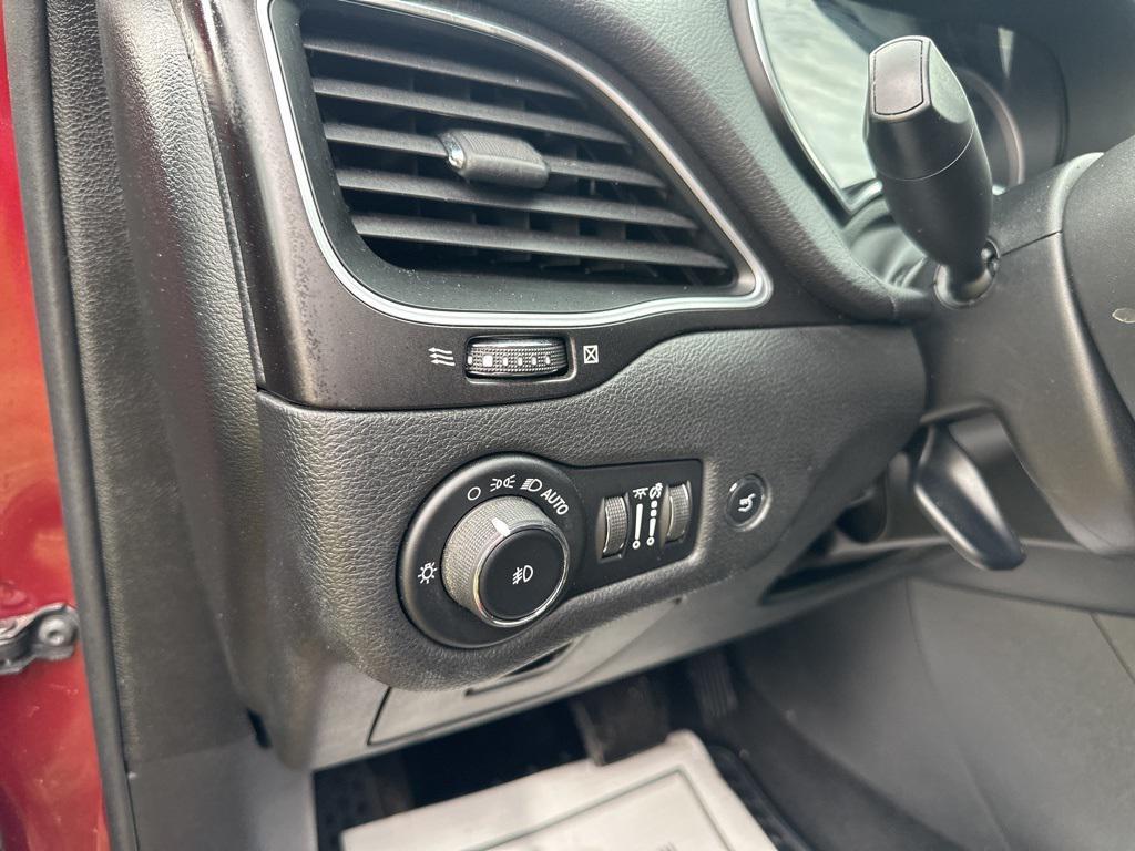 used 2019 Jeep Cherokee car, priced at $19,734