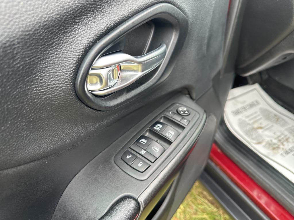 used 2019 Jeep Cherokee car, priced at $19,734