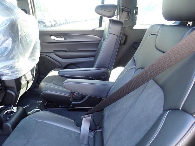 new 2025 Jeep Grand Cherokee L car, priced at $40,534