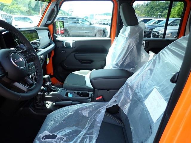 new 2025 Jeep Gladiator car, priced at $46,012