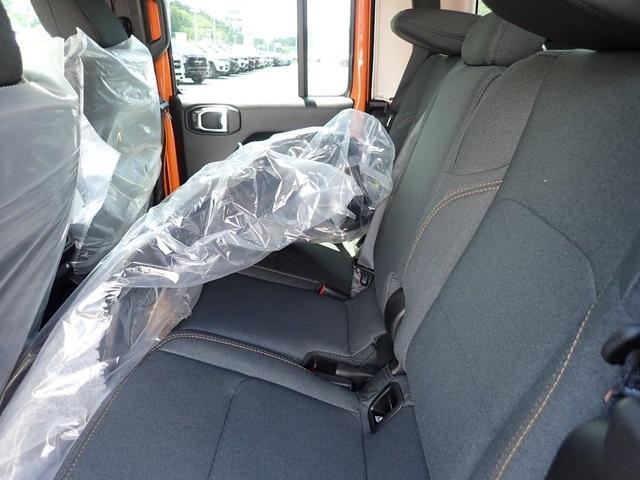 new 2025 Jeep Gladiator car, priced at $46,012