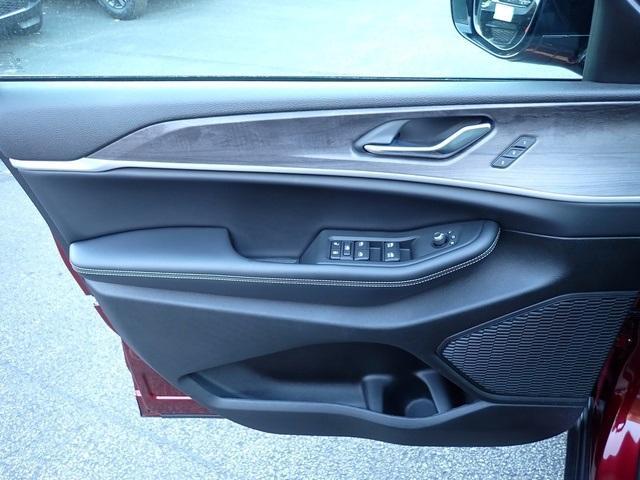 new 2025 Jeep Grand Cherokee L car, priced at $44,011