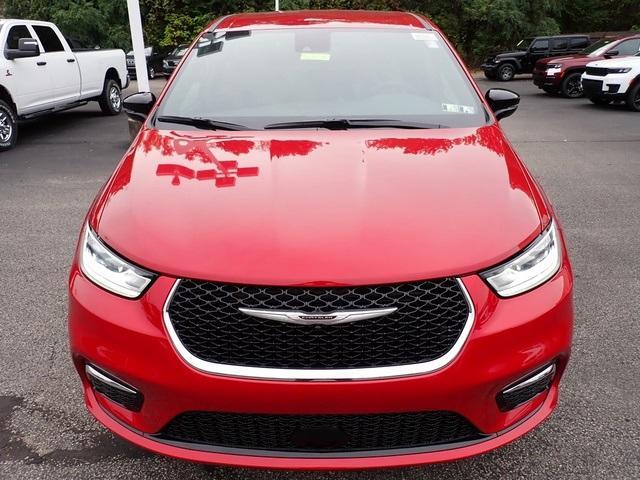 new 2026 Chrysler Pacifica car, priced at $41,846