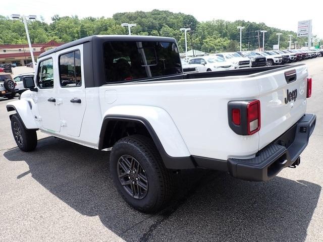 new 2025 Jeep Gladiator car, priced at $45,206