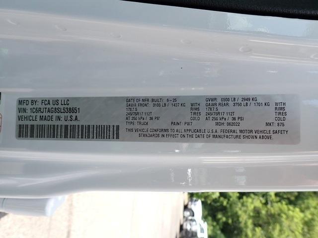 new 2025 Jeep Gladiator car, priced at $45,206