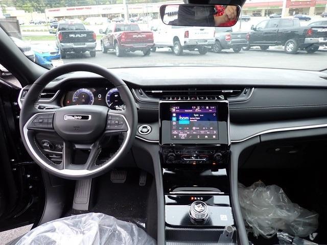 new 2025 Jeep Grand Cherokee car, priced at $37,042