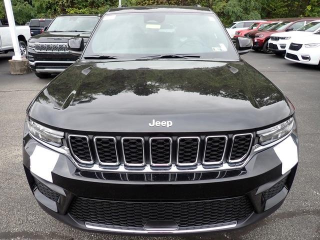 new 2025 Jeep Grand Cherokee car, priced at $37,042