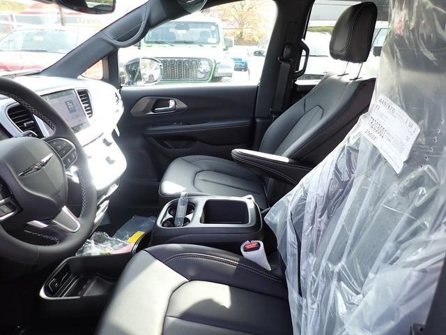 new 2026 Chrysler Pacifica car, priced at $45,039