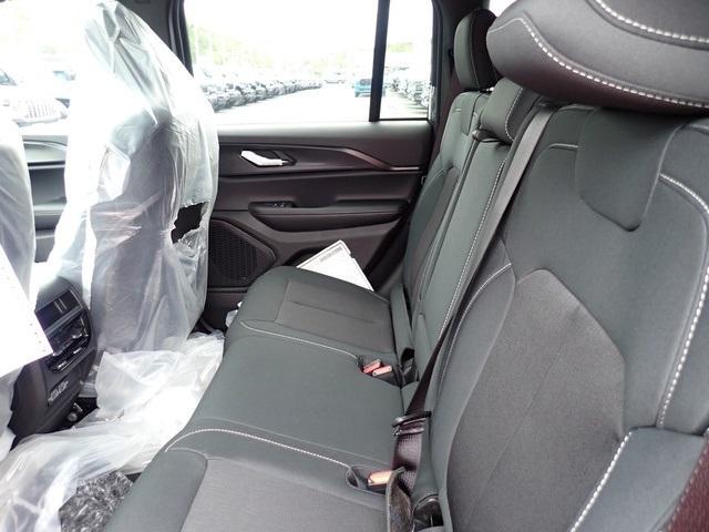 new 2025 Jeep Grand Cherokee car, priced at $35,426