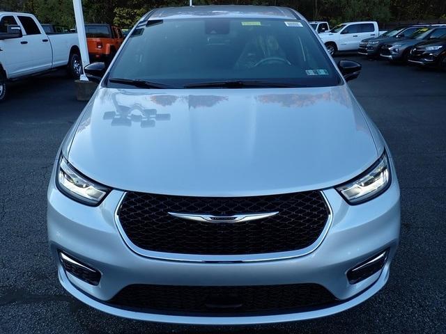 new 2026 Chrysler Pacifica car, priced at $45,485