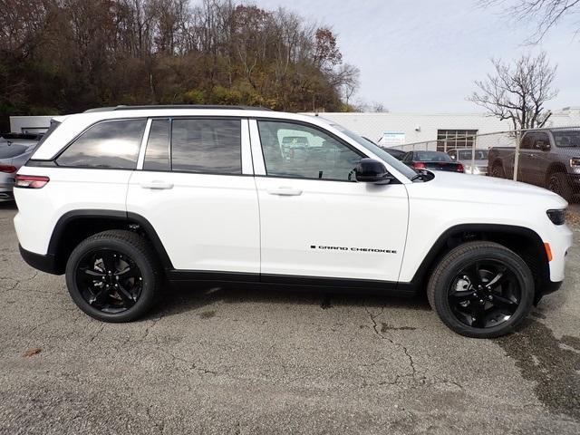 new 2025 Jeep Grand Cherokee car, priced at $43,300