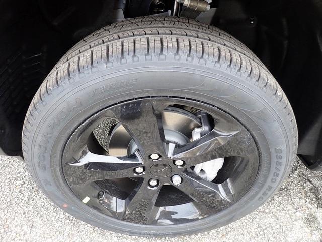 new 2025 Jeep Grand Cherokee car, priced at $43,300