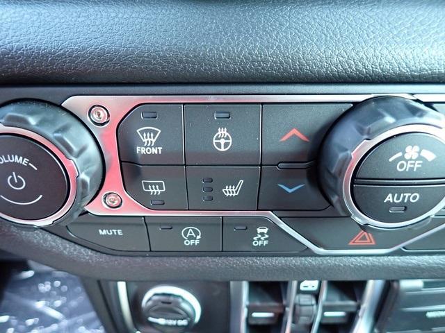 new 2025 Jeep Wrangler car, priced at $43,404