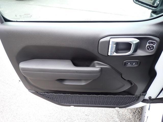 new 2025 Jeep Wrangler car, priced at $41,847