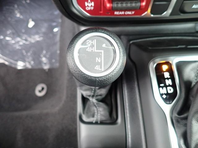 new 2025 Jeep Wrangler car, priced at $41,847