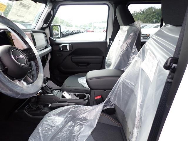 new 2025 Jeep Wrangler car, priced at $41,847