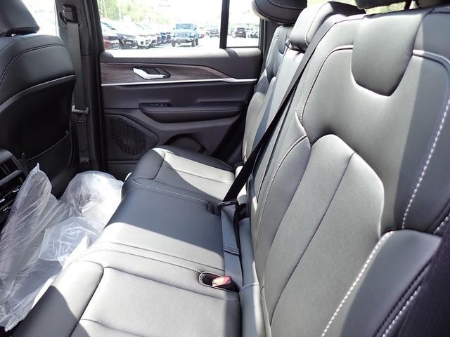 new 2025 Jeep Grand Cherokee car, priced at $43,421