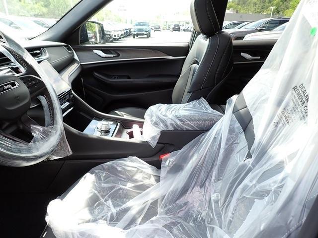 new 2025 Jeep Grand Cherokee car, priced at $43,421