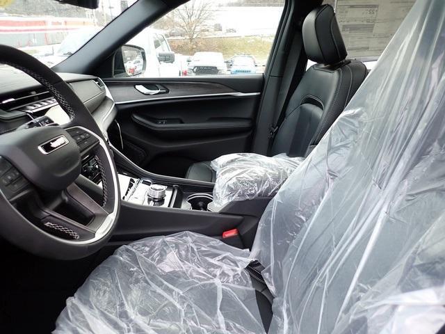 new 2025 Jeep Grand Cherokee car, priced at $45,072