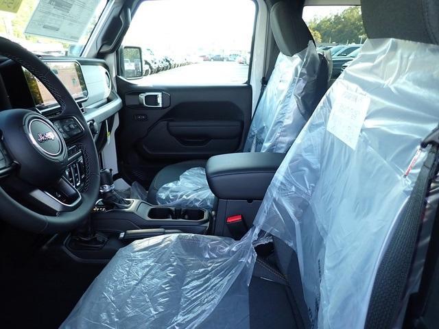 new 2025 Jeep Wrangler car, priced at $41,916