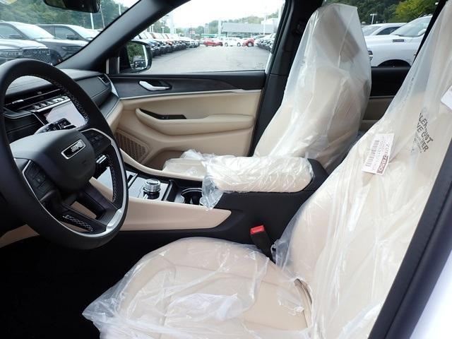 new 2025 Jeep Grand Cherokee car, priced at $41,593