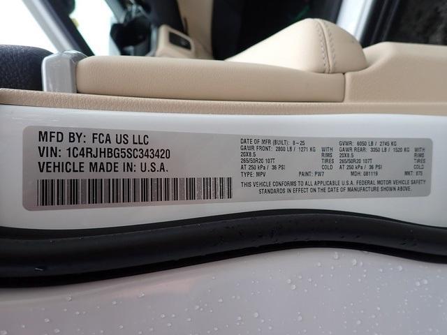 new 2025 Jeep Grand Cherokee car, priced at $41,593