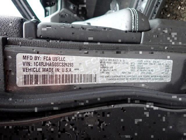 new 2025 Jeep Grand Cherokee car, priced at $40,316