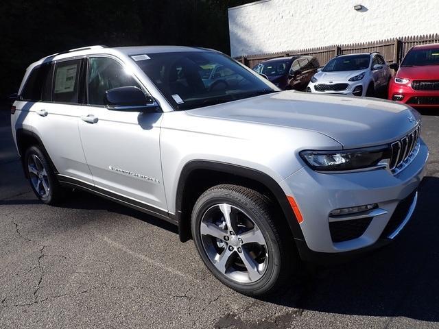 new 2025 Jeep Grand Cherokee car, priced at $44,129