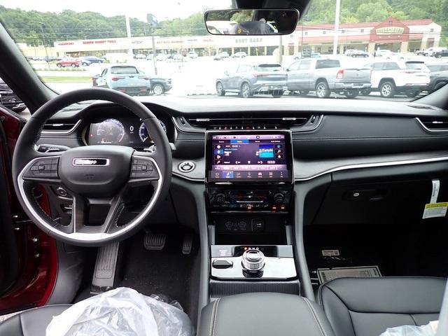 new 2025 Jeep Grand Cherokee car, priced at $42,094