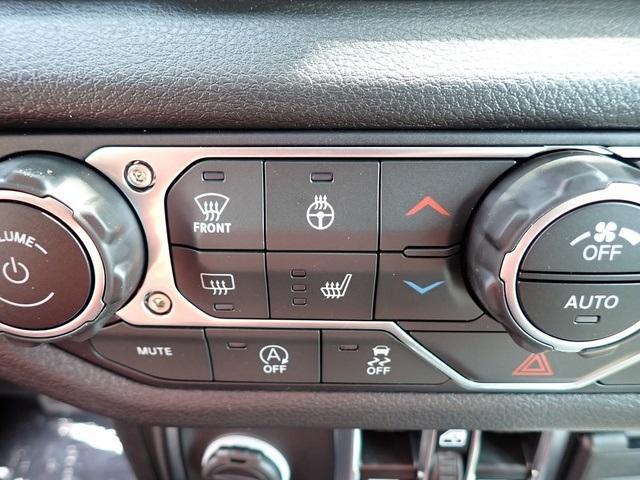 new 2025 Jeep Wrangler car, priced at $41,725