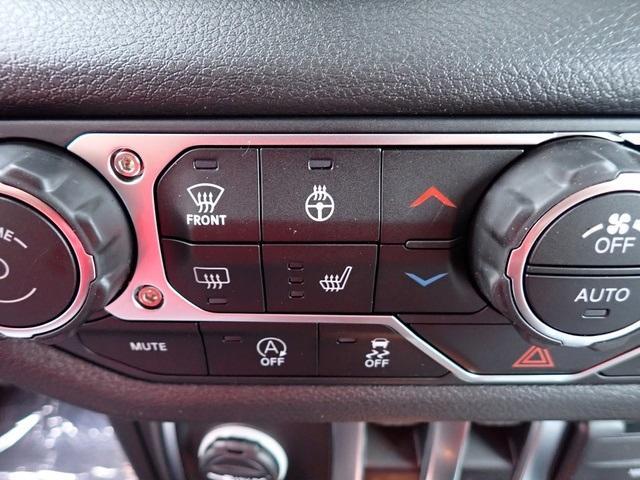 new 2025 Jeep Wrangler car, priced at $42,452