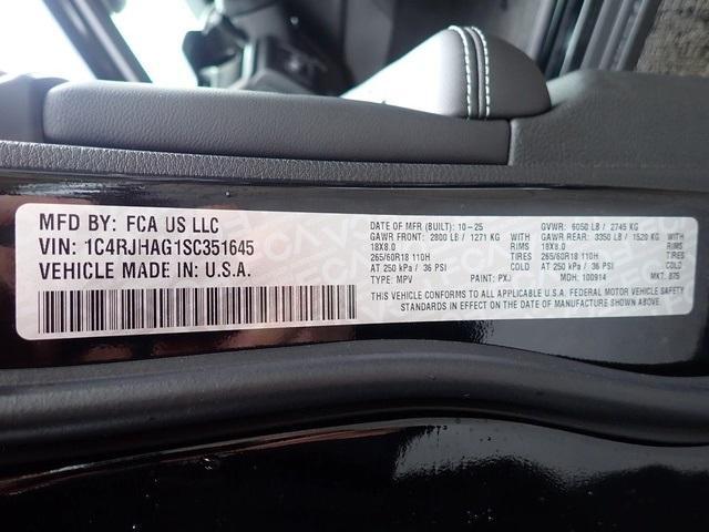 new 2025 Jeep Grand Cherokee car, priced at $35,426