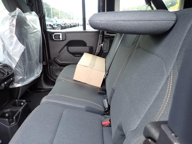 new 2025 Jeep Wrangler car, priced at $43,404