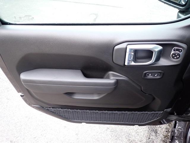 new 2025 Jeep Wrangler car, priced at $43,404