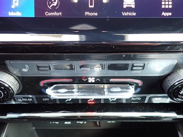 new 2025 Jeep Grand Cherokee car, priced at $41,420