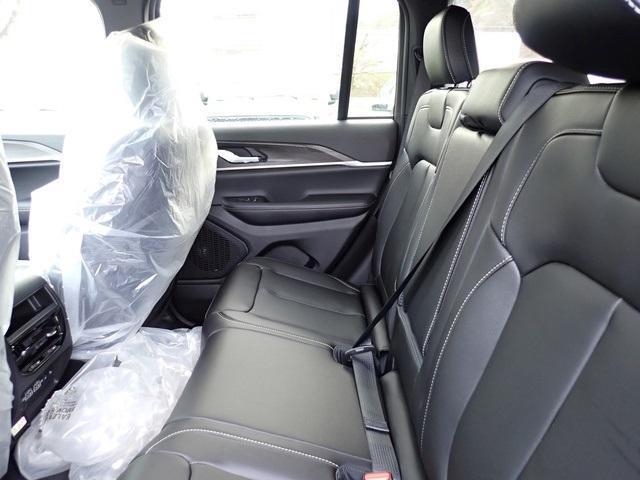 new 2025 Jeep Grand Cherokee car, priced at $41,420