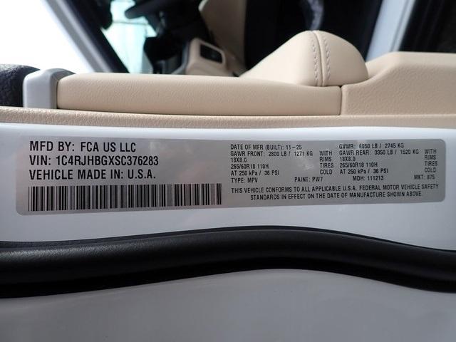 new 2025 Jeep Grand Cherokee car, priced at $42,445