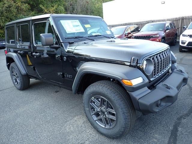 new 2025 Jeep Wrangler car, priced at $43,404