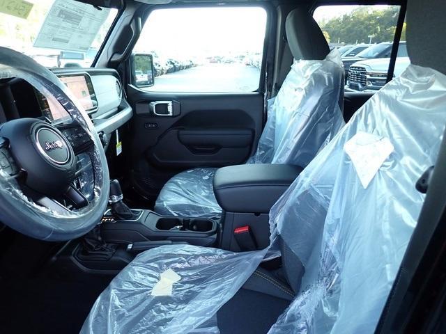 new 2025 Jeep Wrangler car, priced at $43,404