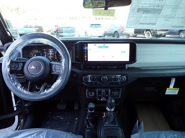 new 2025 Jeep Wrangler car, priced at $43,404