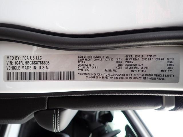 new 2025 Jeep Grand Cherokee car, priced at $44,572