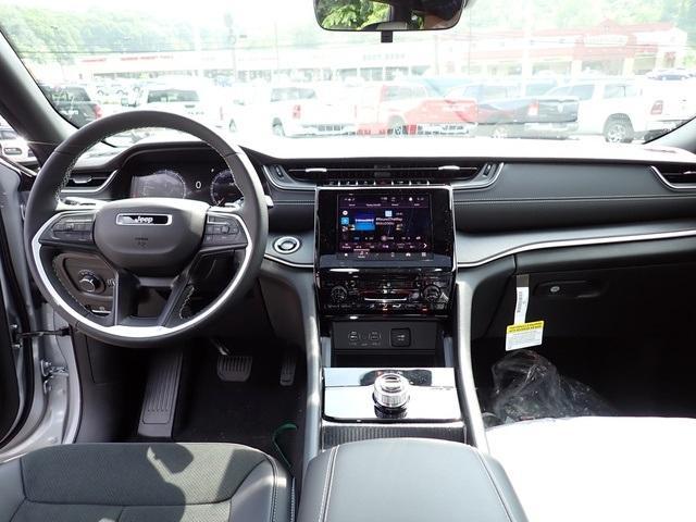 new 2025 Jeep Grand Cherokee car, priced at $40,316