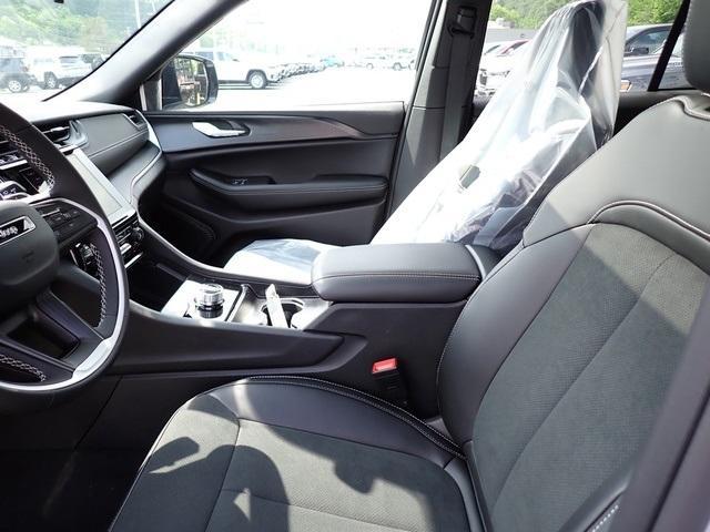 new 2025 Jeep Grand Cherokee car, priced at $40,316