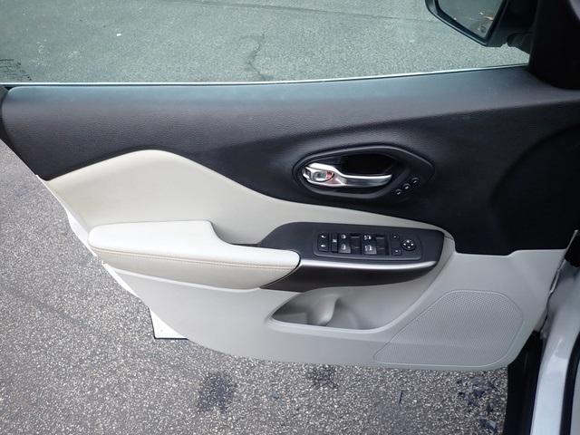 used 2019 Jeep Cherokee car, priced at $18,797